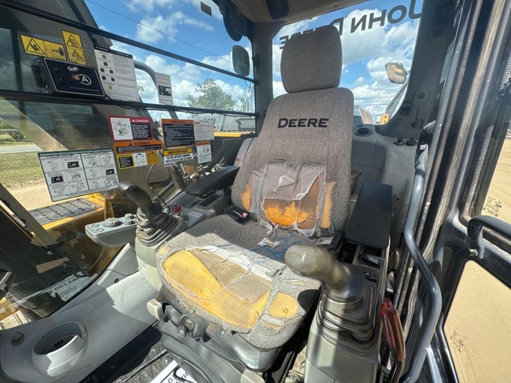 2012-deere-160g-lc-image-29