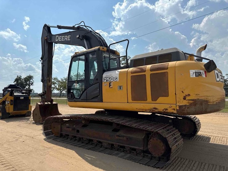 2015-deere-250g-lc-image-9