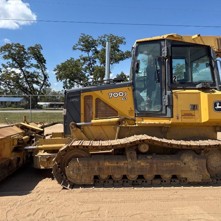 2007 DEERE 700J XLT