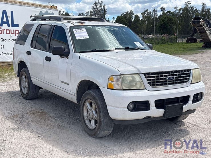 2005-ford-explorer-image-2