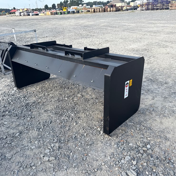#2097 • JCT 7' Skid Steer Pusher Box INV# 27504