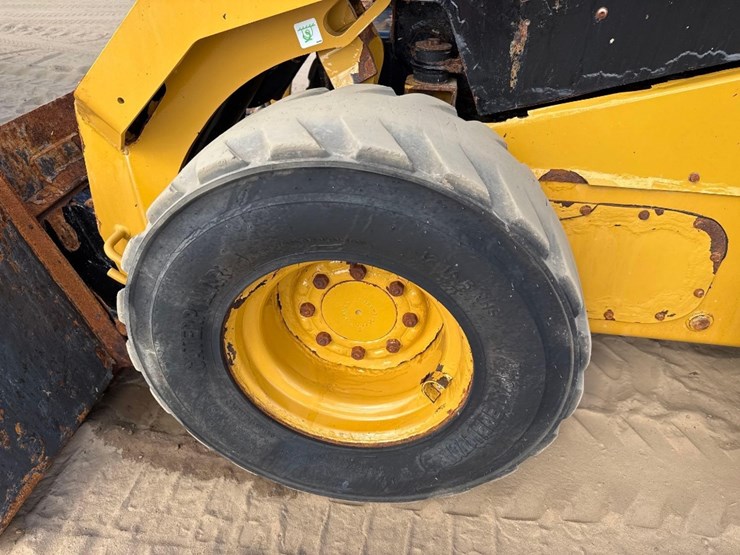 2021-caterpillar-262d3-image-10