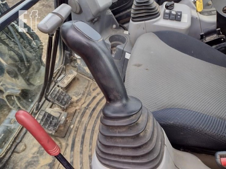 2019-deere-35g-image-13