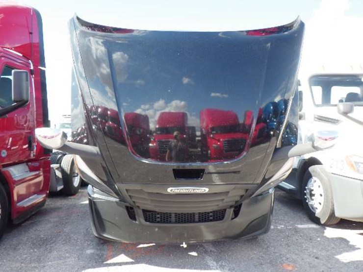 2019-freightliner-cascadia-126-image-17