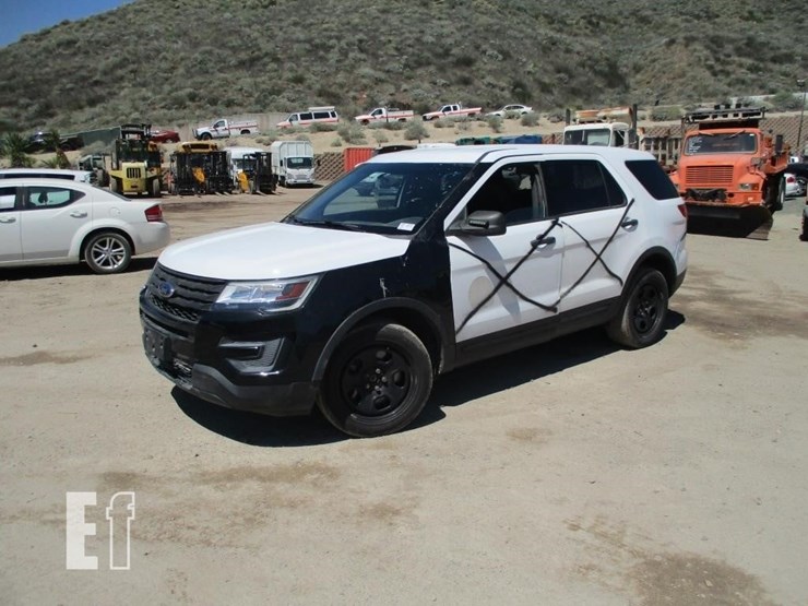 2018-ford-explorer-image-1
