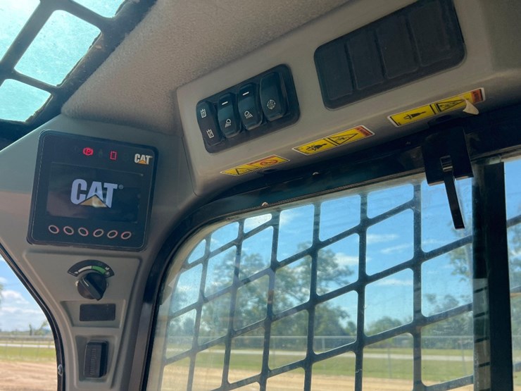 2019-caterpillar-289d3-image-31