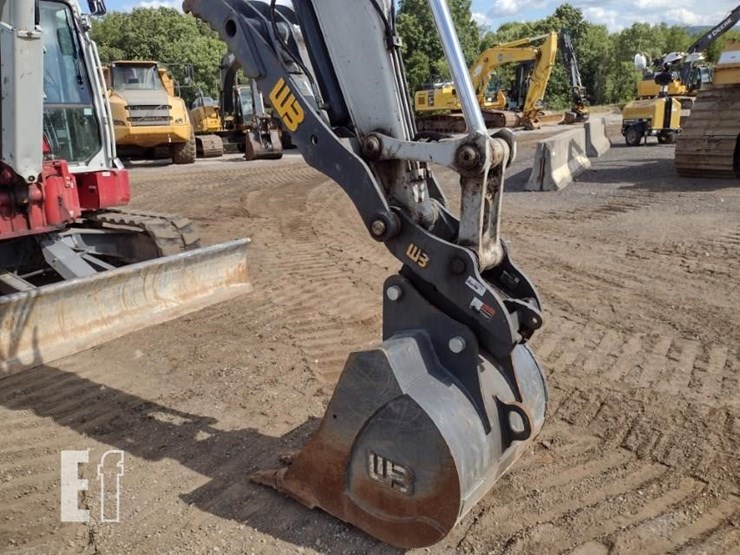 2023-takeuchi-tb280fr-image-18