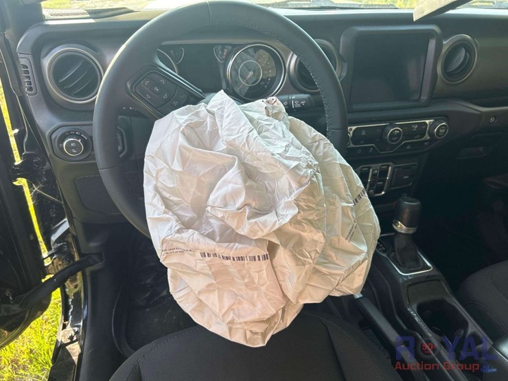 2023-jeep-gladiator-sport-4wd-sut-image-11