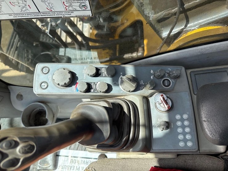 2012-deere-160g-lc-image-37