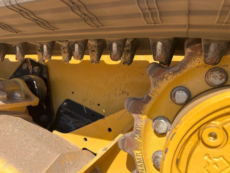 2024-caterpillar-255-skid-steer-image-13