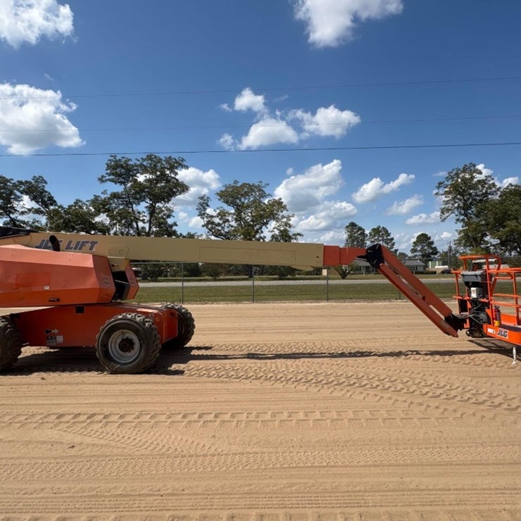 2005 JLG 660SJ