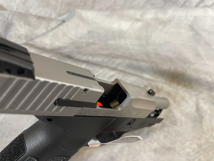 #4778-•-taurus-g2c-compact-40-s&w-pistol,-sn:-agc106105-image-12