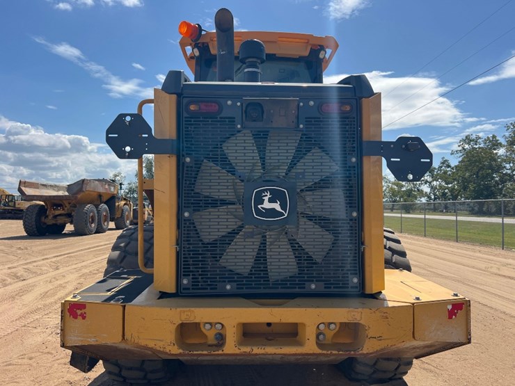 2021-deere-624p-image-3