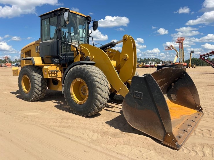 2021-caterpillar-926m-image-6