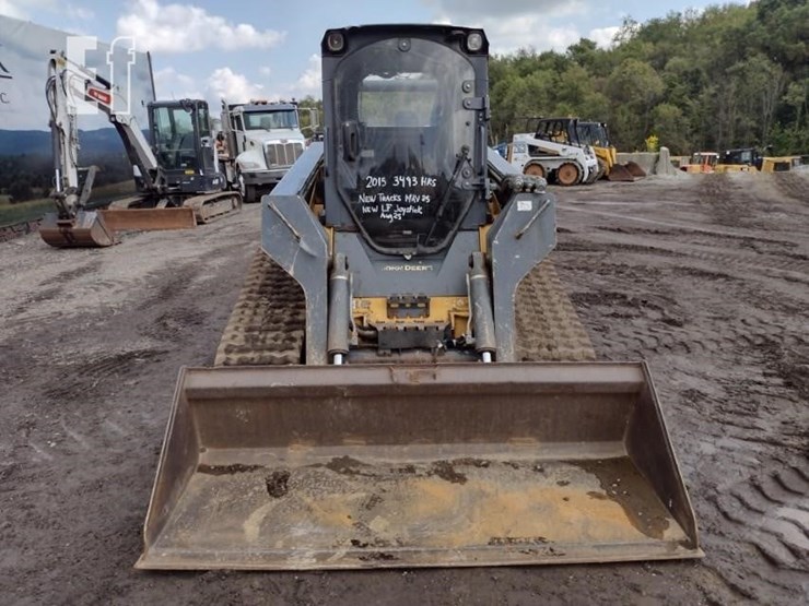 2015-deere-333e-image-2