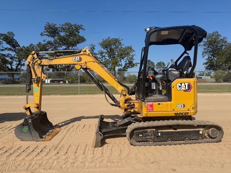 2022-caterpillar-303-image-1