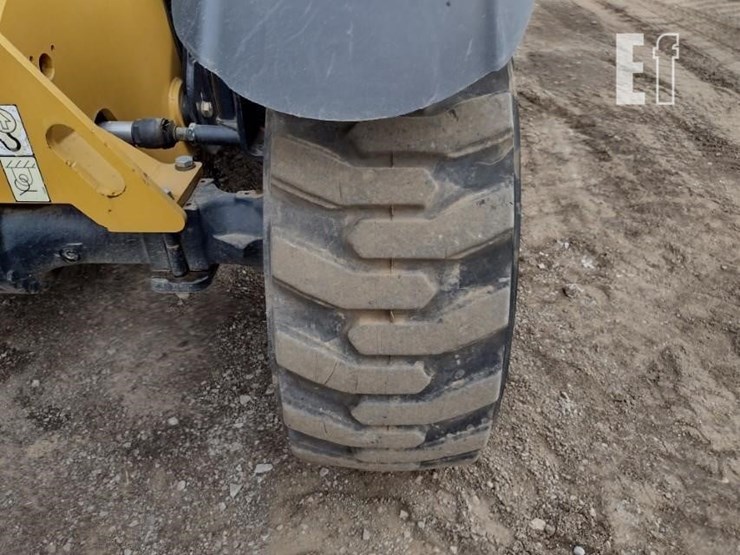 2010-caterpillar-th255-image-21