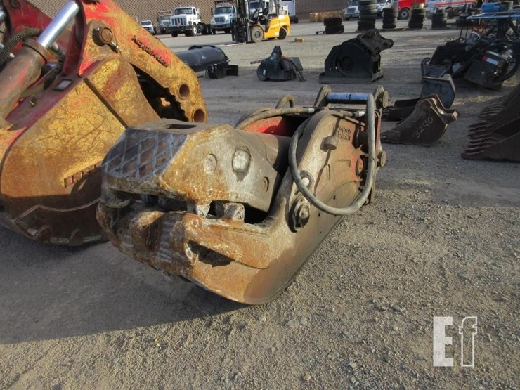 caterpillar-330-image-3