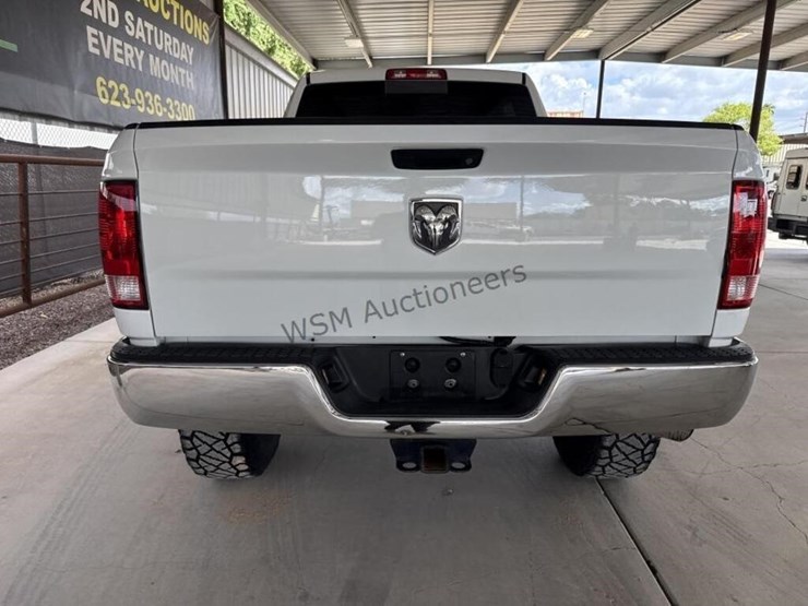2015-ram-2500-slt-image-9