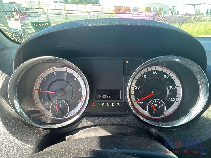2015-dodge-grand-caravan-image-9