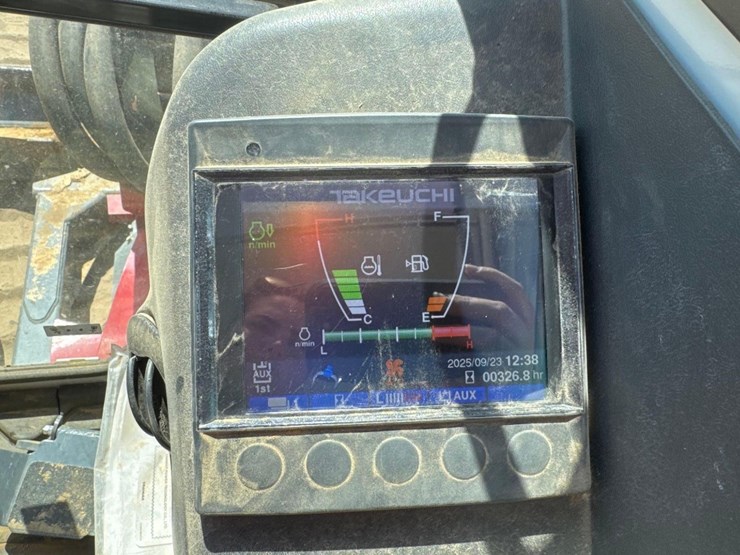 takeuchi-tb250-2-image-36