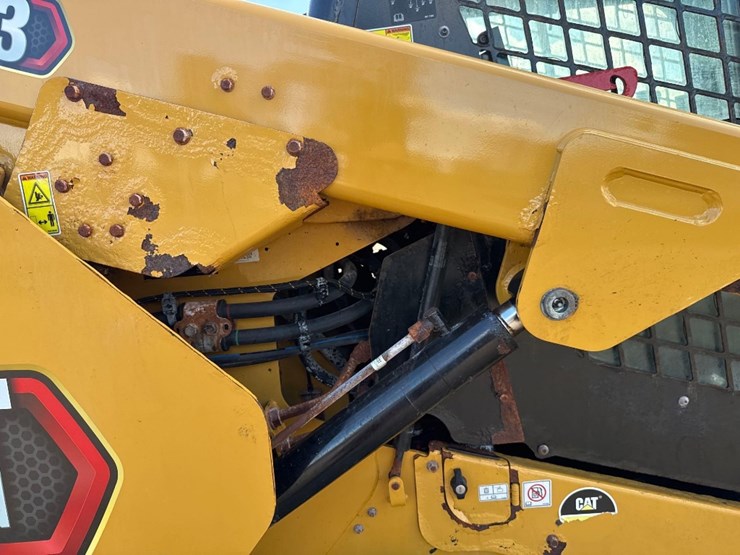 2021-caterpillar-262d3-image-16