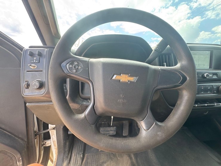 2016-chevrolet-3500hd-image-35