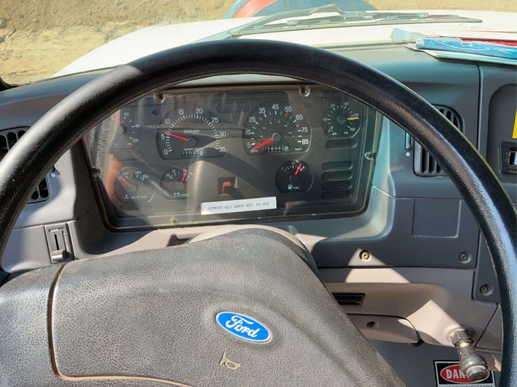 1997-ford-l8501-image-34