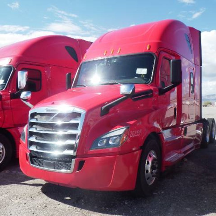 2020 FREIGHTLINER CASCADIA 126