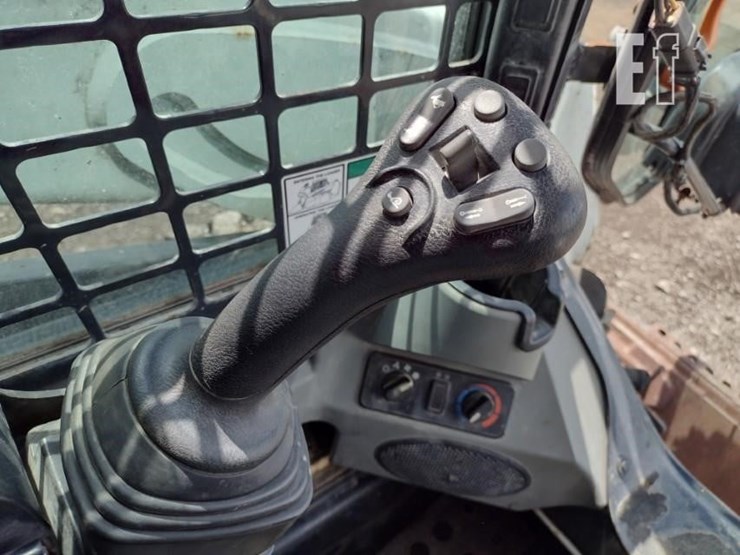 2017-bobcat-s570-image-10