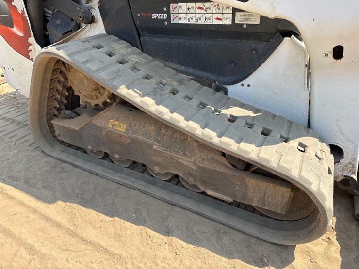 2020-bobcat-t76-image-13