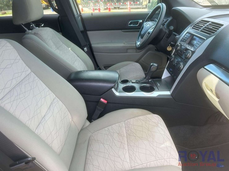 2011-ford-explorer-image-29