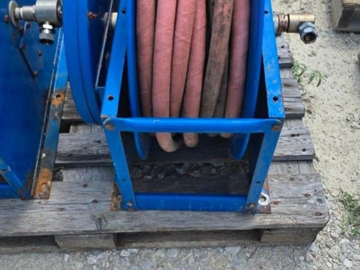 3/4"-hydraulic-hose-on-reel-image-3
