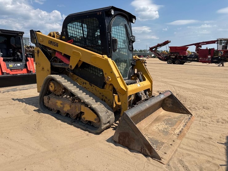 2016-caterpillar-249d-image-4