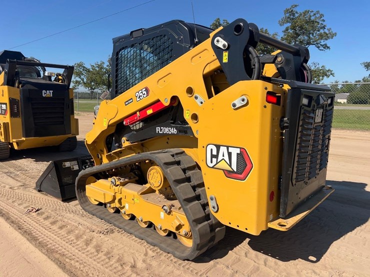 2024-caterpillar-255-skid-steer-image-2