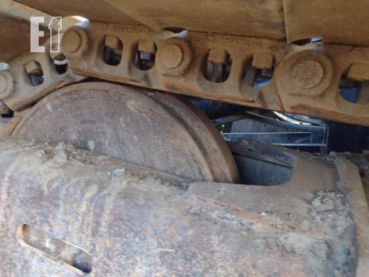 2010-deere-120d-image-31