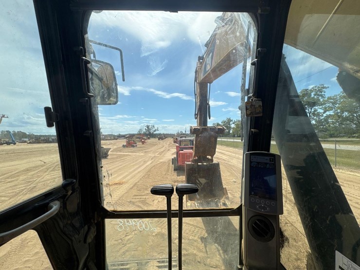 2014-caterpillar-324el-image-35