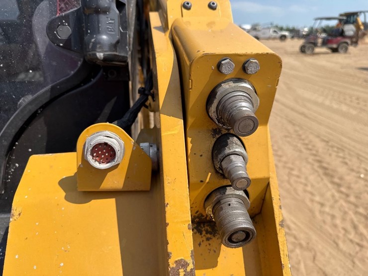 2023-caterpillar-259d3-image-20