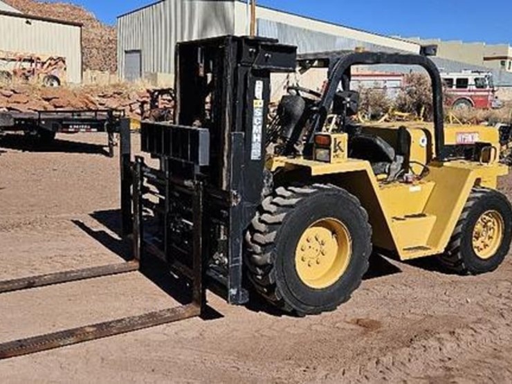 2012-all-terrain-forklift-image-1
