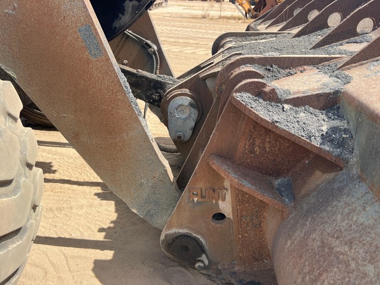 2012-deere-644k-image-23