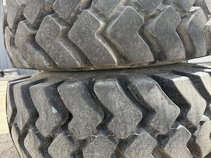 2020-firestone-20.5/25-loader-dozer-tires-image-3