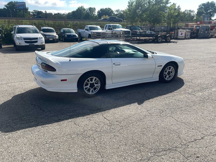 #6877-•-2000-chevy-camaro-z28-(has-wi-title)-(neenah,-wi)-image-8