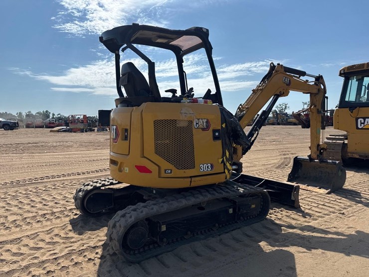 2022-caterpillar-303-image-6