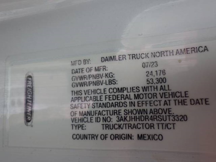 2024-freightliner-cascadia-126-image-13