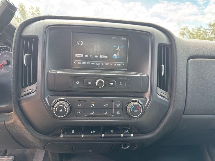 2016-chevrolet-3500hd-image-36