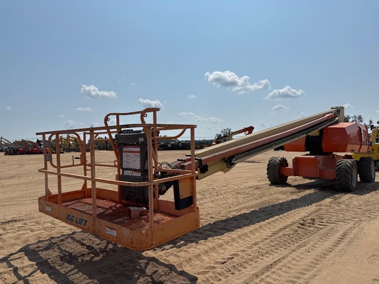 2008-jlg-800s-image-6