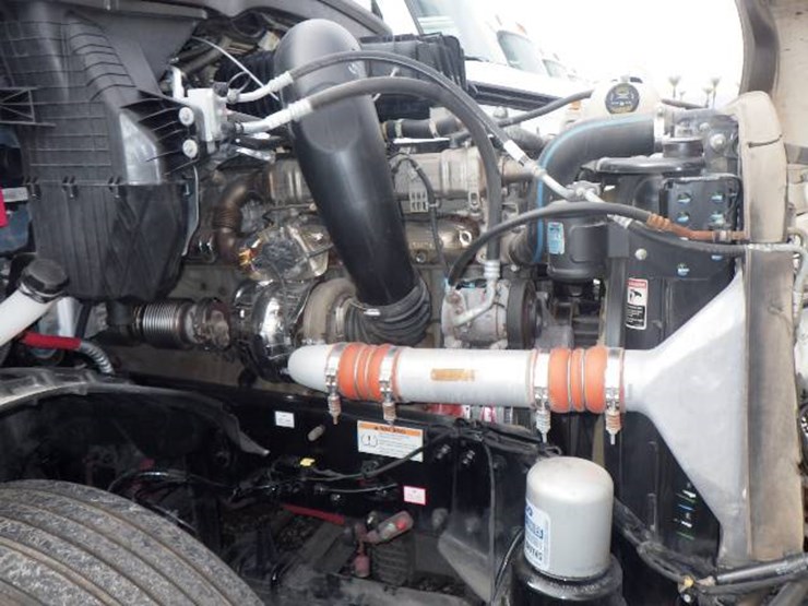 2024-freightliner-cascadia-126-image-18