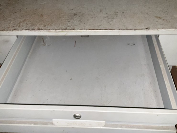 #167-•-metal-desk-image-4
