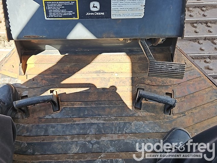 2016-deere-450j-image-30