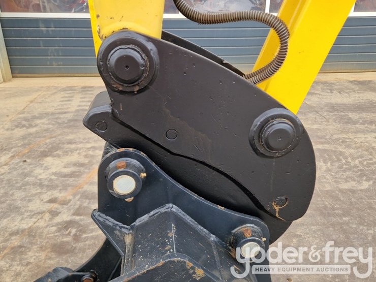 2014-komatsu-pc80mr-3-image-28
